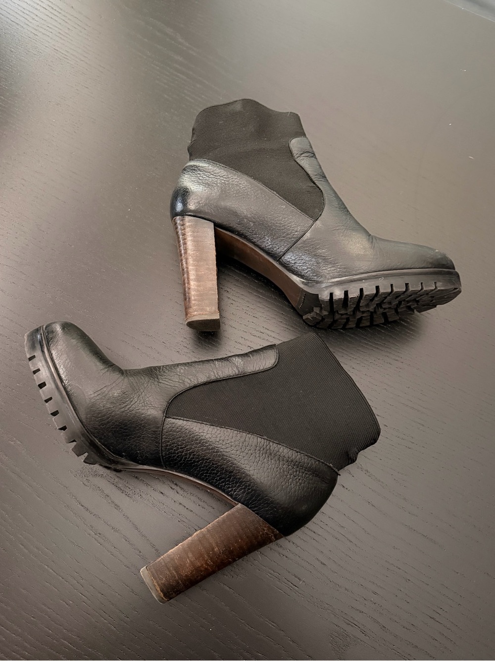 Women’s Black Leather High Heel Chelsea Booties size 7.5